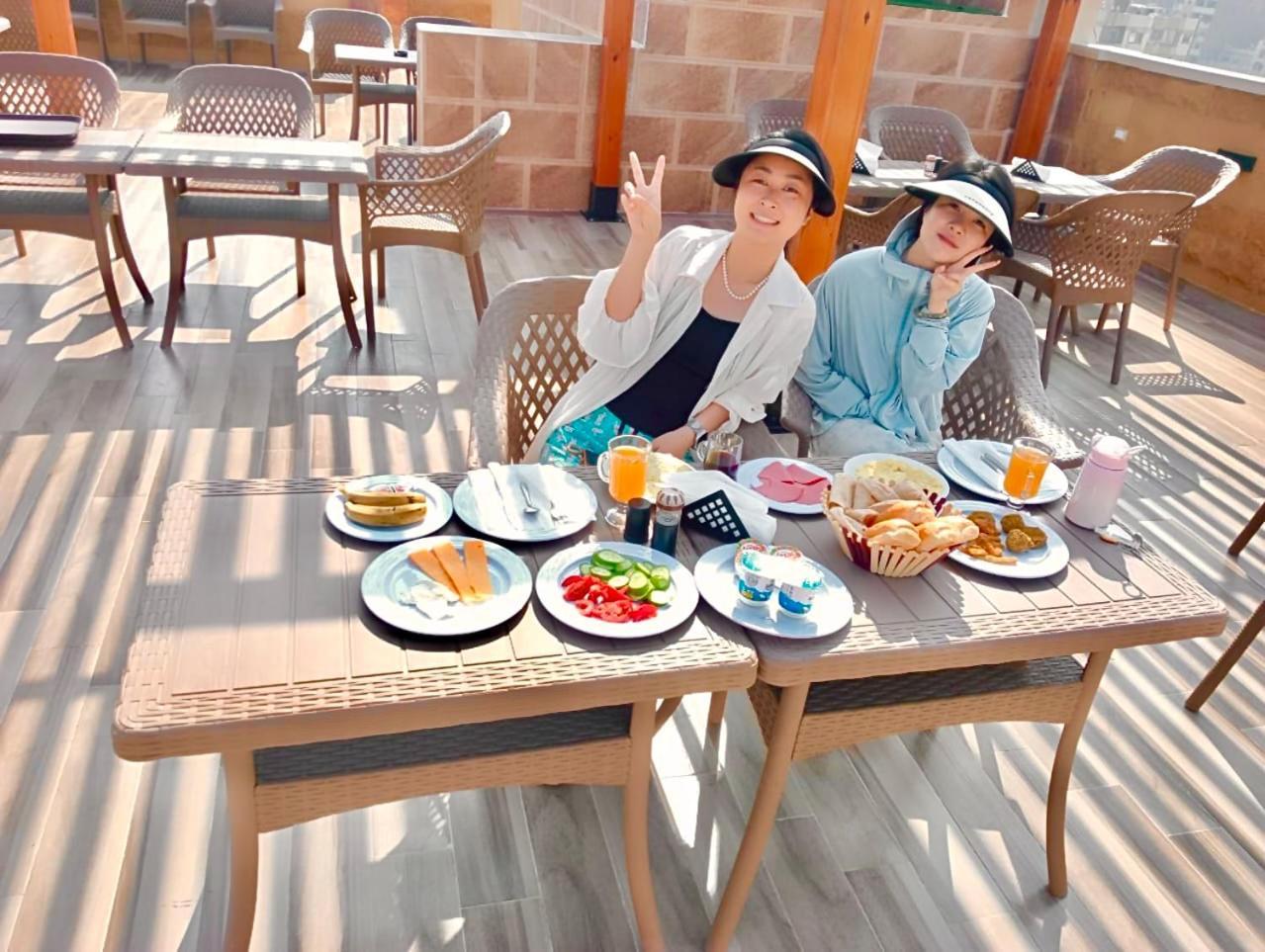Celia Pyramids View Inn Nazlet el-Sîsi エクステリア 写真